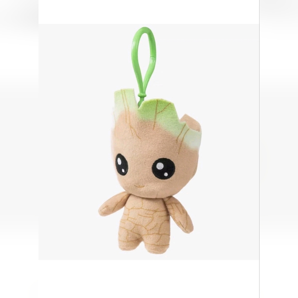 Disney Parks Marvel Guardians of the Galaxy Groot Plush Keychain  New with Tag